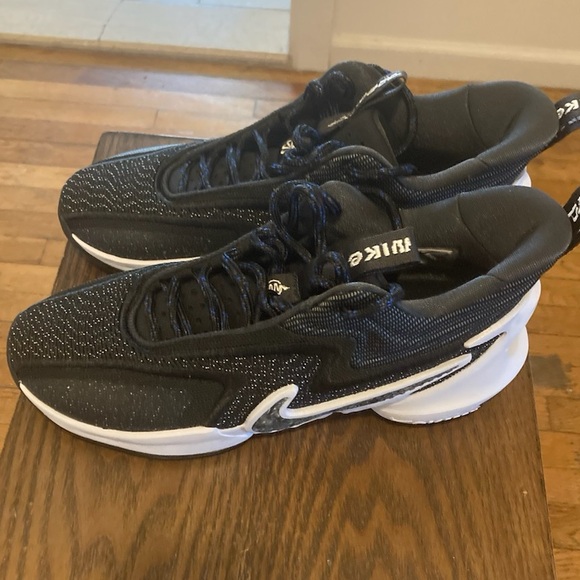 Brand new in the box Nike Men Cosmic Unity 2. - Picture 6 of 6